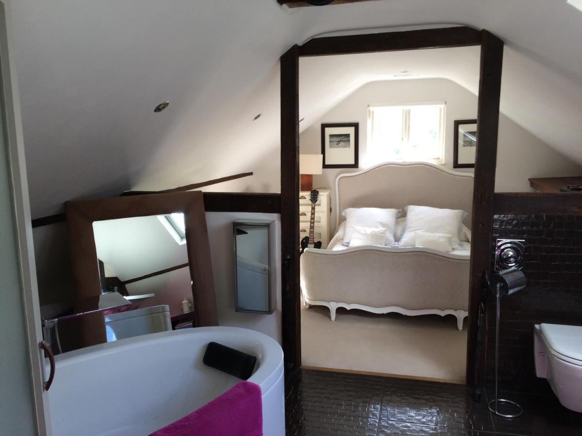 Castle Mill Bed And Breakfast Доркинг Екстериор снимка