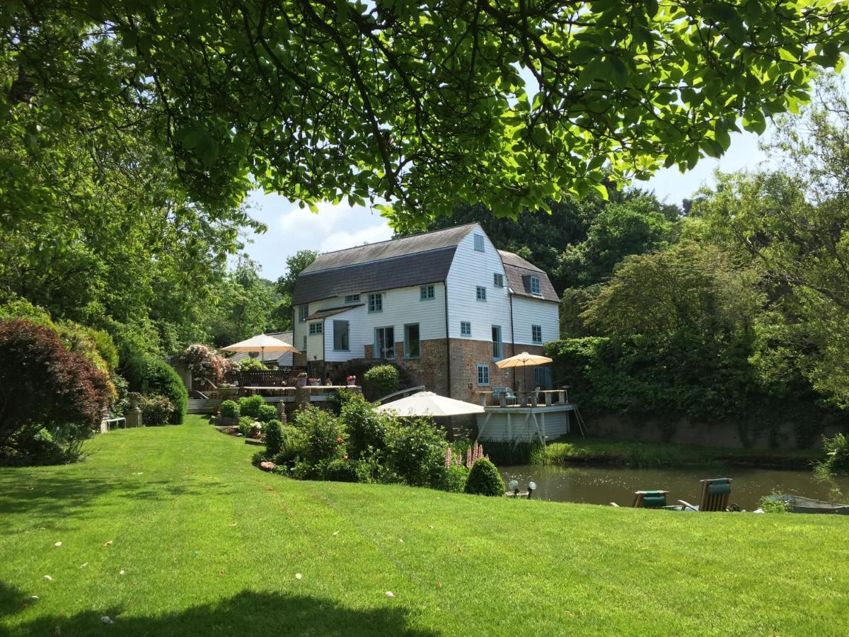 Castle Mill Bed And Breakfast Доркинг Екстериор снимка